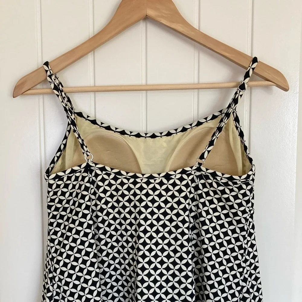 Swim Solutions Womens Swim‎ Dress Size 14 Black White Lined Modest Tummy Control - Picture 7 of 12